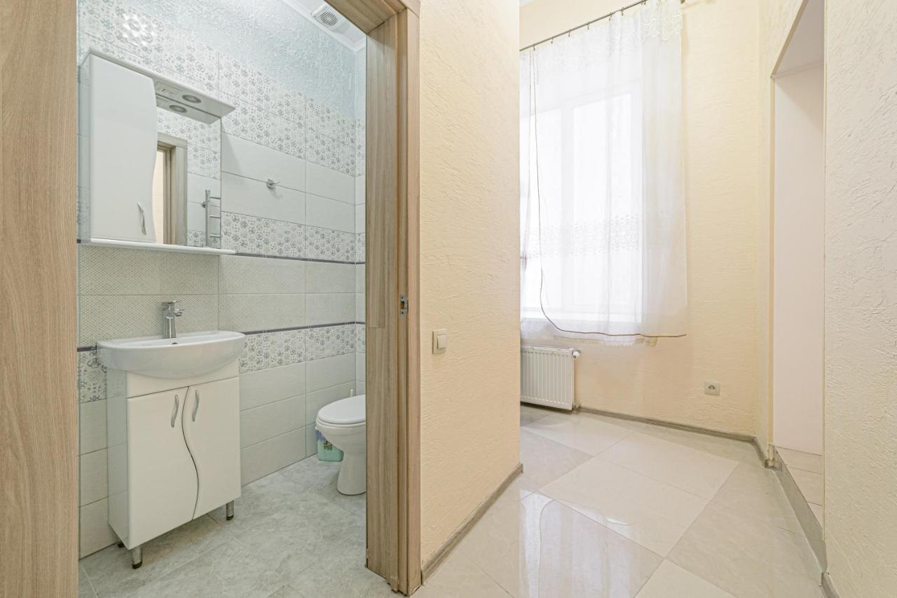 Apartment Near Deribasovskaya Odessa Exterior foto